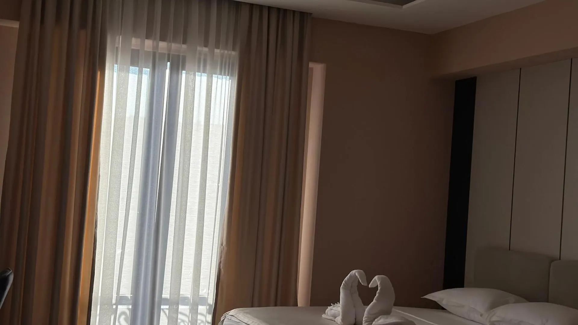 Ferdinand Residence 希马拉